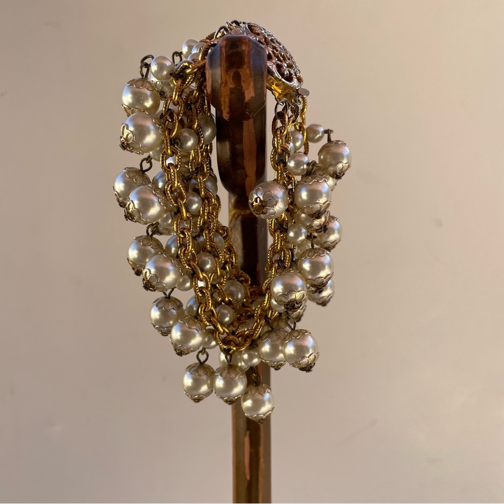 Vintage 1960s Gold Tone Faux Pearl Dangle Cluster Bracelet